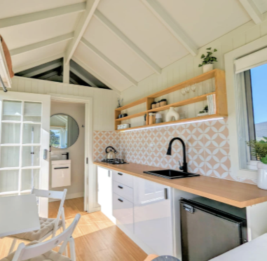 tiny house warburton dog friendly